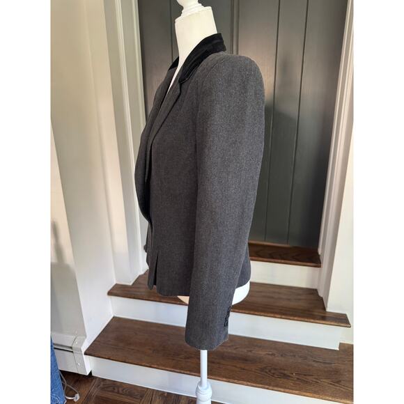 Vintage Sasson Gray Wool Blazer with Velvet Collar - Picture 4 of 9